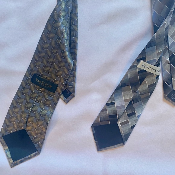Van Heusen Ties - Picture 3 of 4